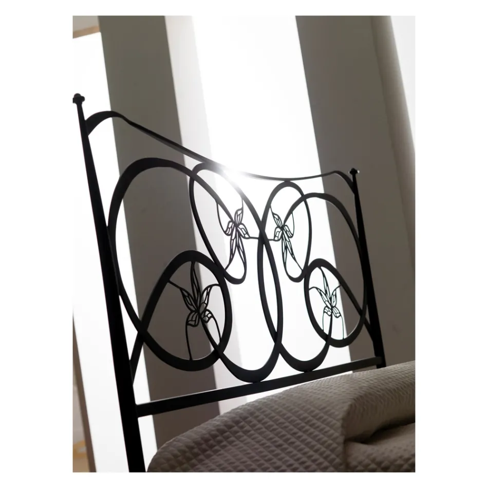 Lit double avec pied de lit en différentes finitions Made in Italy - Naturel Viadurini