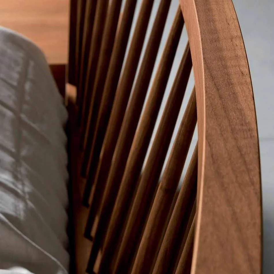 Lit double design 160x200cm avec base Alain en noyer massif Viadurini