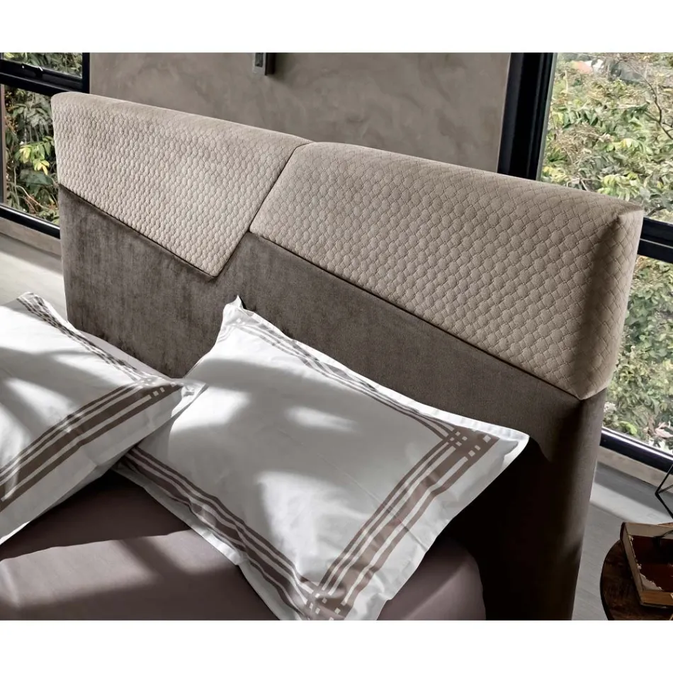Lit double au design moderne avec tête de lit plissée ou matelassée - Alano Viadurini