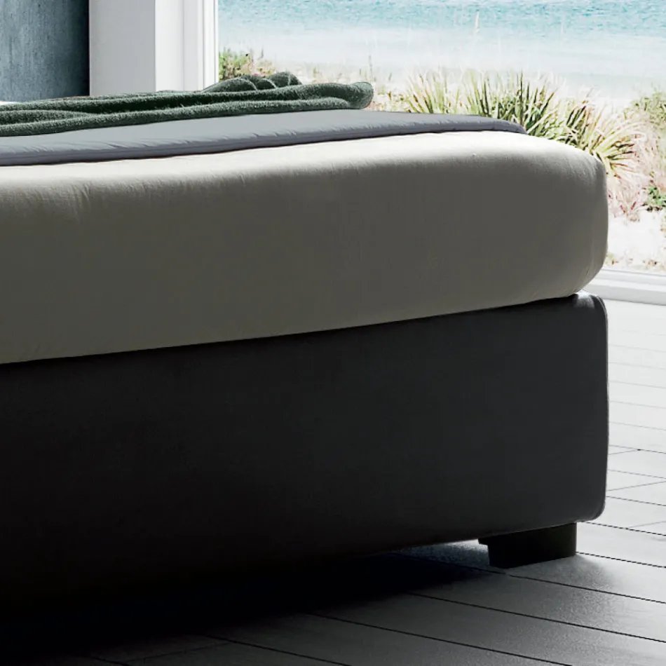 Lit double rembourré avec meuble de rangement en tissu - Belle Viadurini