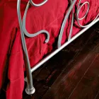 Lit double dans l&#39;artisanat de fer avec les jambes coniques Zoe Viadurini