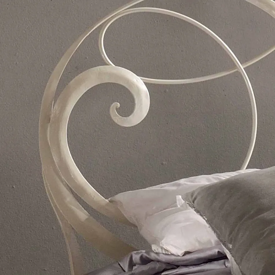 lit double en fer forgé avec Athena treble clef décoration Viadurini