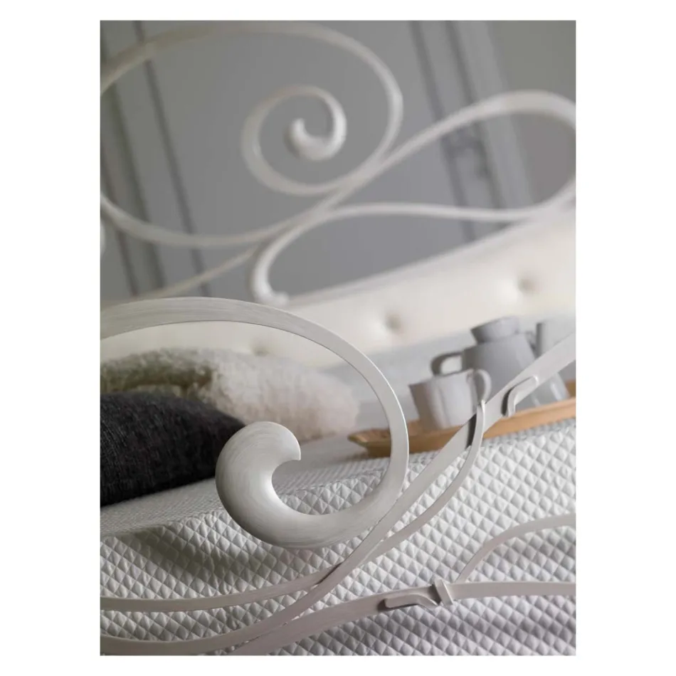 Lit double en fer avec pied de lit coordonné Made in Italy - Laser Viadurini