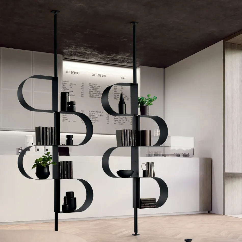 Bibliothèque verticale Fatima en métal peint avec pieds réglables Viadurini