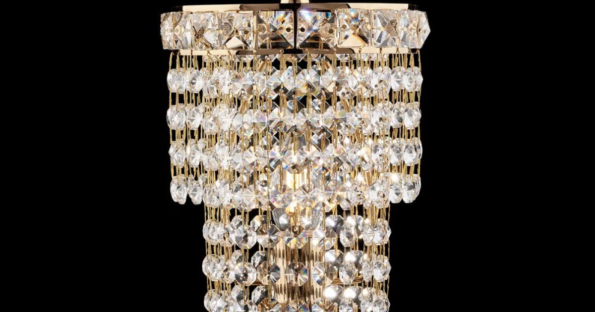 Lampe de table en fer doré ornée de strass 1 pour la décoration intérieure