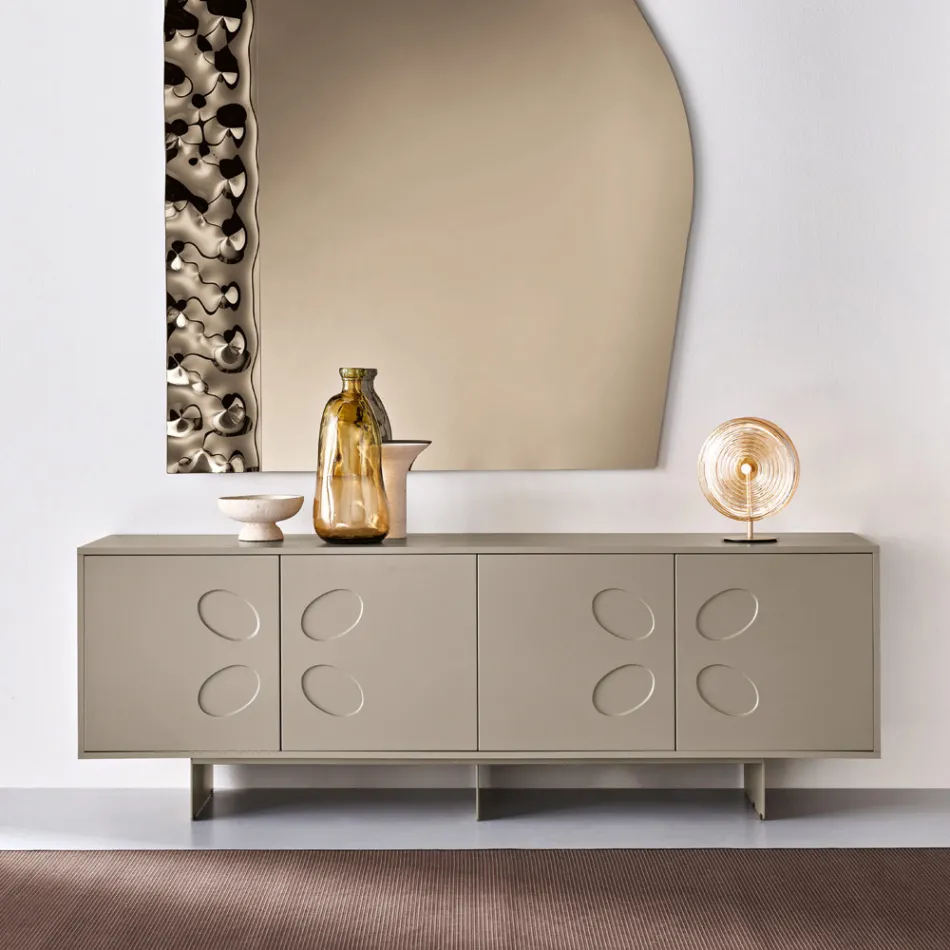 Buffet Rialto à quatre portes en MDF et mélaminé, disponible en deux finitions. Fabriqué en Italie. Viadurini