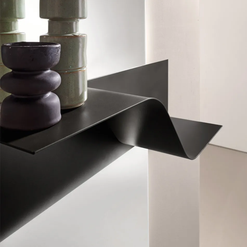 Étagère murale ondulée en métal Nimea, disponible en trois finitions de couleur Viadurini