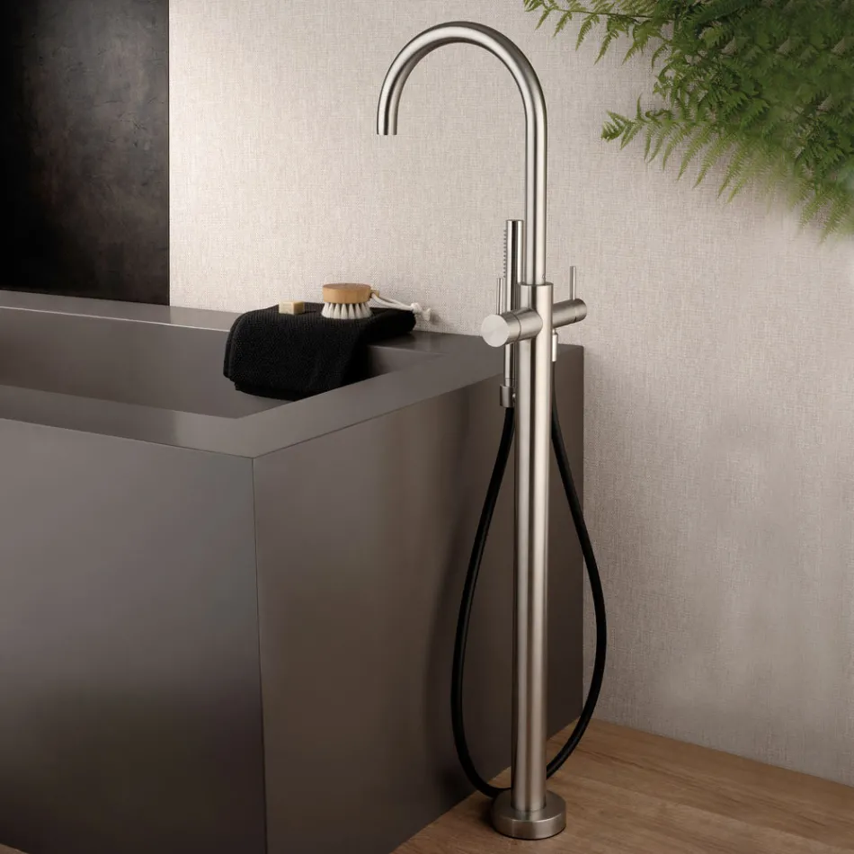 Mitigeur de baignoire sur pied extérieur en acier inoxydable AISI 316L - Griffes Viadurini
