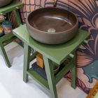 Meuble de salle de bain autoportant avec finition en teck et grande étagère verte - Raomi Viadurini