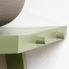 Meuble de salle de bain autoportant avec finition en teck et grande étagère verte - Raomi Viadurini