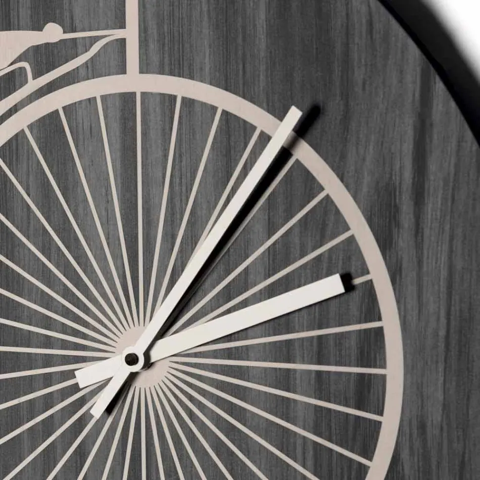 Horloge murale design ronde en bois avec décorations en 2 finitions - Byko Viadurini