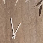 Horloge murale en bois de chêne ou tableau noir rond design gravé au laser - Kanno Viadurini