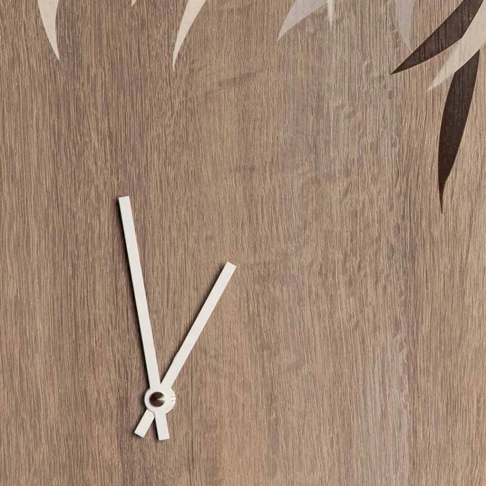 Horloge murale en bois de chêne ou tableau noir rond design gravé au laser - Kanno Viadurini