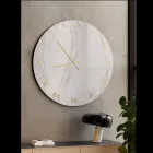 Horloge murale en verre effet marbre Calacatta avec aiguilles en laiton - Axis Viadurini