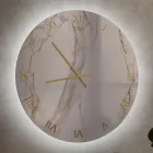 Horloge murale en verre effet marbre Calacatta avec aiguilles en laiton - Axis Viadurini
