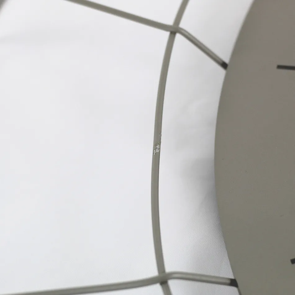 Horloge murale moderne Adalgiso en acier coloré, fabriquée en Italie Viadurini