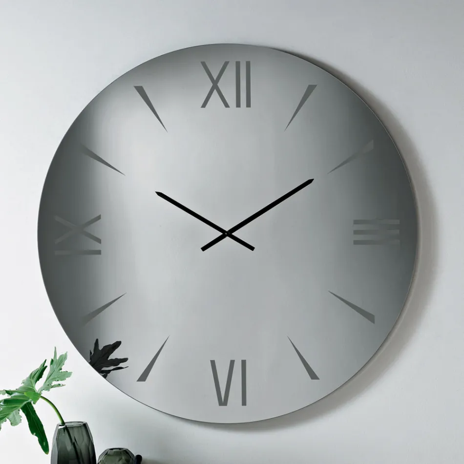 Horloge ronde en verre miroir avec chiffres gravés au laser - Clelia Viadurini