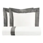 Parure de lit 100 % coton et 10 % satin de coton avec 2 taies d'oreiller - Détail Viadurini