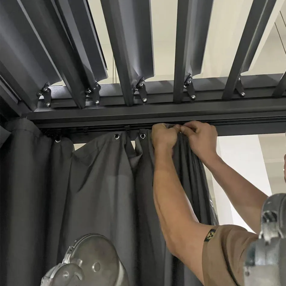 Pegola 3x4 m en aluminium peint anthracite avec manivelle - Levante Viadurini