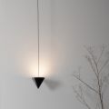Lampadaire Wire en aluminium noir et cône au design minimaliste - Mercado