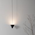 Lampadaire Wire en aluminium noir et cône au design minimaliste - Mercado