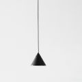 Lampadaire Wire en aluminium noir et design minimaliste à petit cône - Mercado