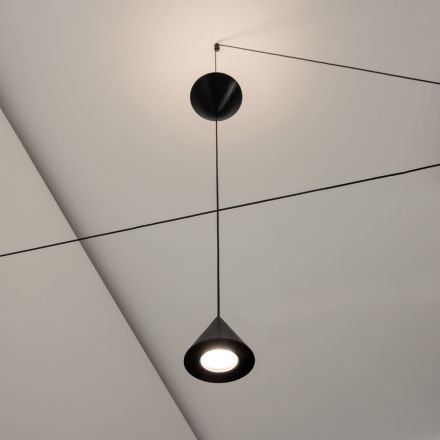 Lampadaire en aluminium noir et design minimaliste à double cône - Mercado Viadurini