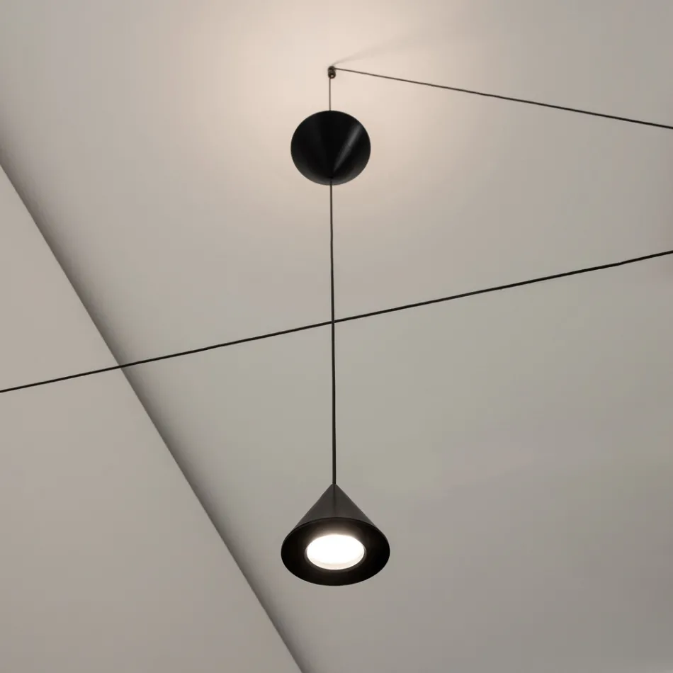 Lampadaire en aluminium noir et design minimaliste à double cône - Mercado Viadurini
