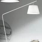 Lampadaire en métal avec abat-jour en PVC recouvert de tissu - Adriana Viadurini
