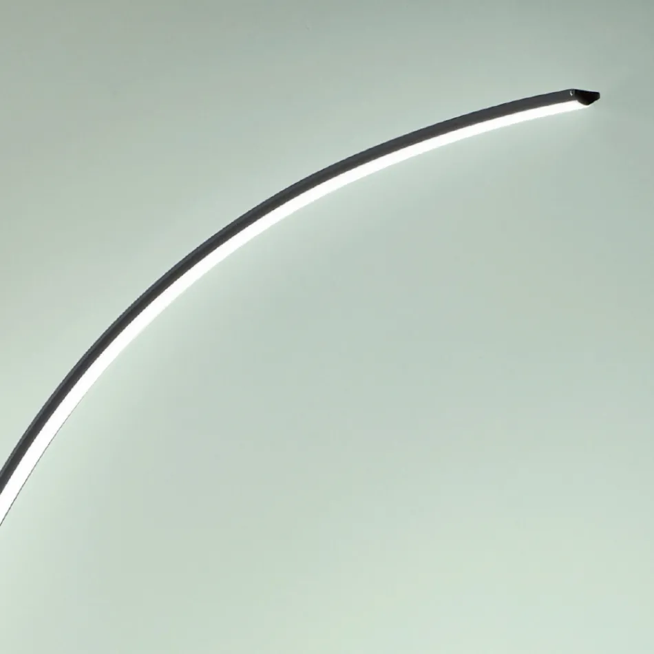 Lampadaire LED moderne à intensité variable en métal noir, doré ou blanc - Gondola Viadurini