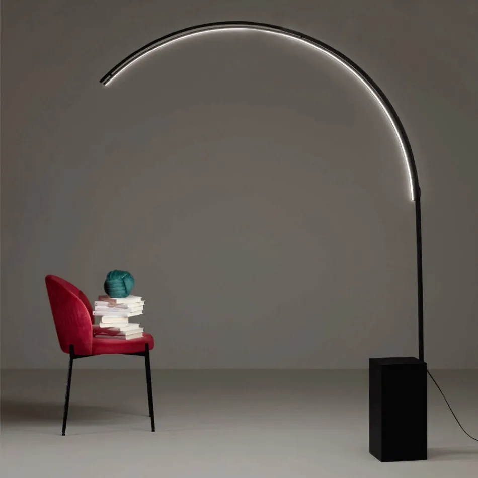 Lampadaire moderne avec lumière LED dimmable en métal peint - Picea Viadurini
