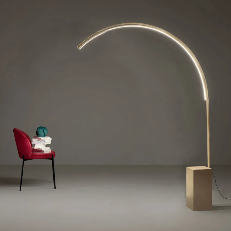 Lampadaire moderne avec lumière LED dimmable en métal peint - Picea Viadurini