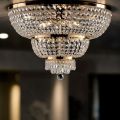 Plafonnier en fer doré orné de strass, fabriqué en Italie - Autriche