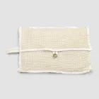 Pochette en coton nid d'abeille blanc naturel avec bouton en nacre - Anteha Viadurini