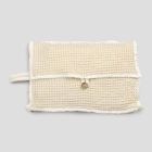 Pochette en coton nid d'abeille blanc naturel avec bouton en nacre - Anteha Viadurini