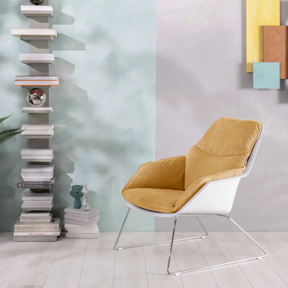 Fauteuil avec base en métal, structure en polypropylène et coussins en tissu - Tablette Viadurini