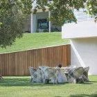 Fauteuil de jardin en fibre synthétique tressée colorée - Maat by Varaschin Viadurini