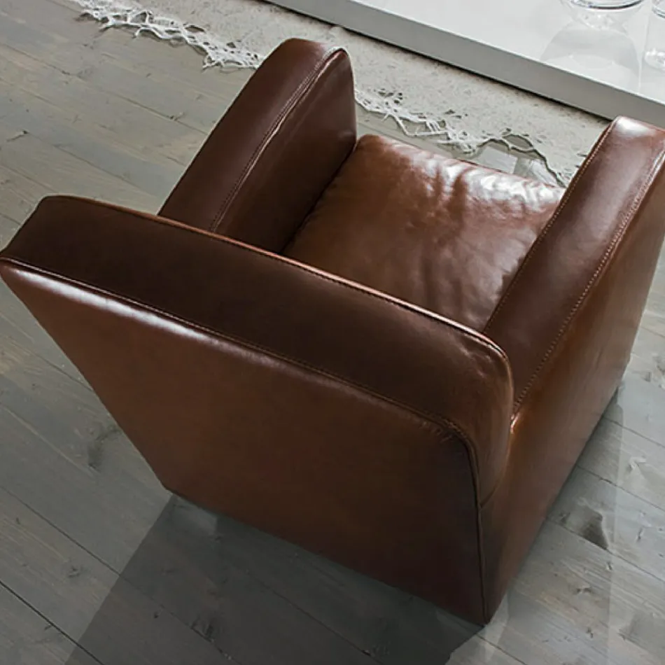 Fauteuil de salon en bois, cuir et métal fabriqué en Italie - Burlesco Viadurini