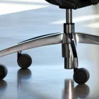 Chaise de bureau ergonomique pivotante avec roulettes et appui-tête - Gimiglia Viadurini