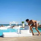 Fauteuil flottant Trona design blanc luxe, made in Italy Viadurini