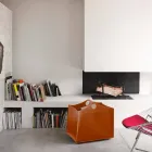 Porte-bûches en cuir régénéré avec roues WoodBag fabriquées en Italie Viadurini