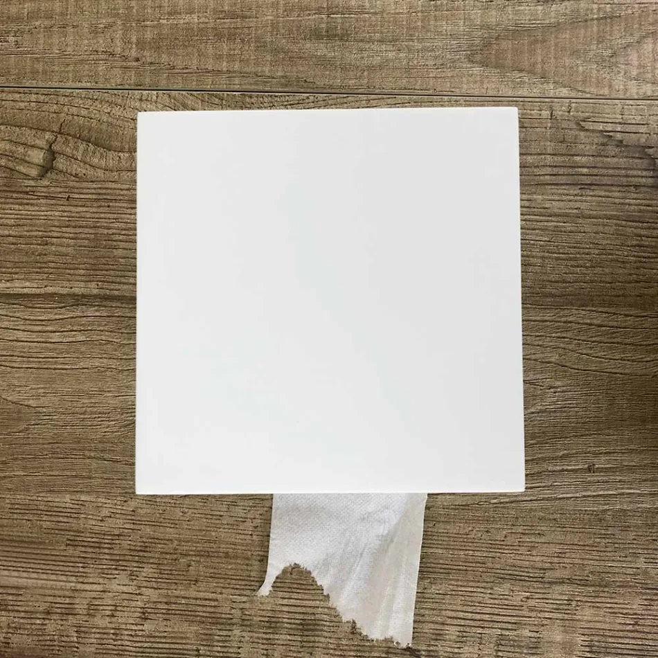 Porte-rouleau de salle de bain en Corian blanc ou avec inserts noirs Design italien - Elono Viadurini