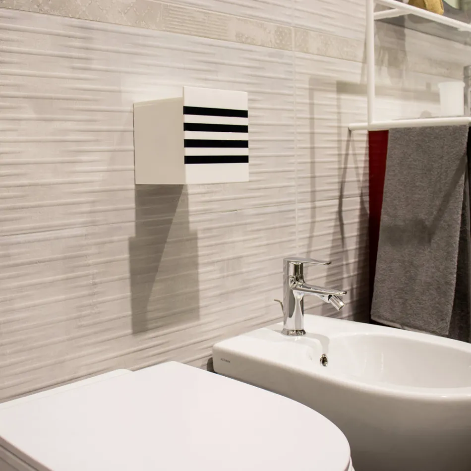Porte-rouleau de salle de bain en Corian blanc ou avec inserts noirs Design italien - Elono Viadurini