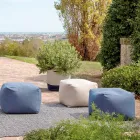 Pouf carré doux pour une utilisation intérieure et extérieure en tissu de différentes couleurs - Naemi Viadurini