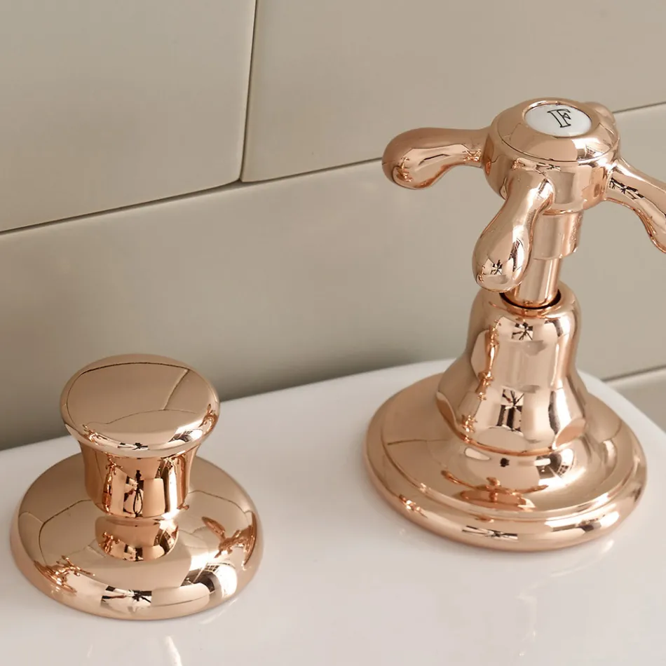 Robinet de bidet 3 trous, livraison interne, en laiton vintage – Klarisa Viadurini