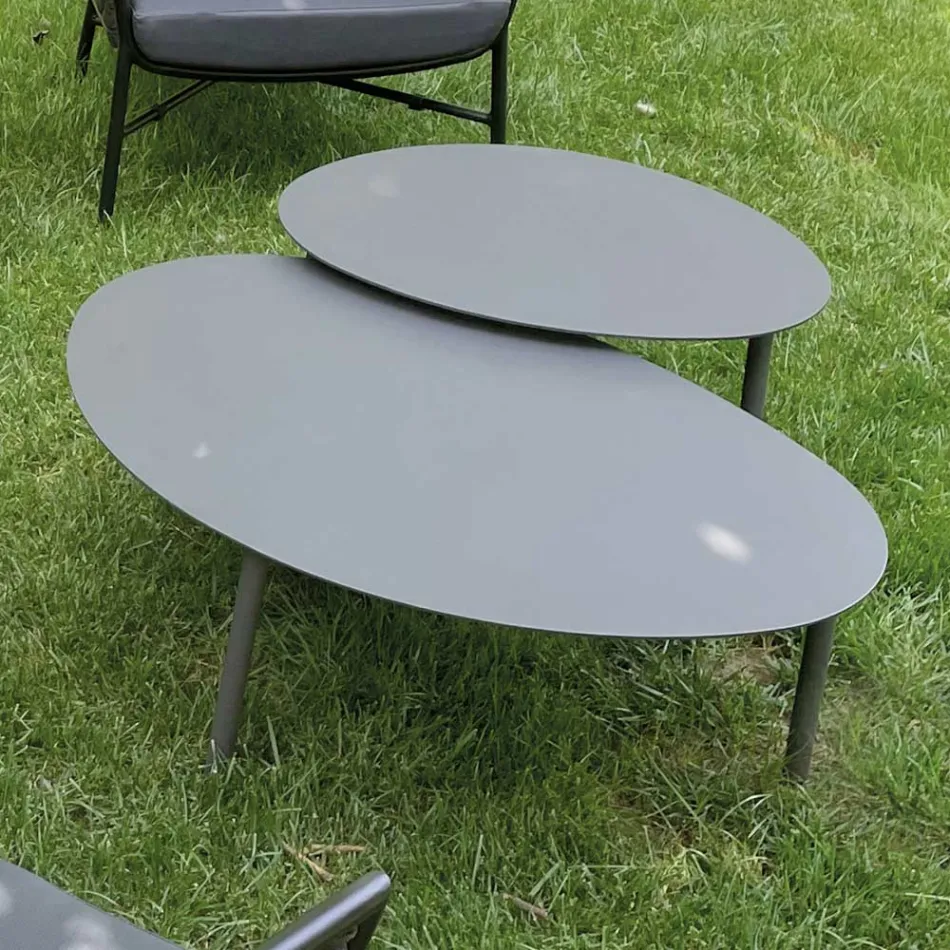 Salon composé d'un canapé, de fauteuils et de deux tables basses en aluminium - Yuma Viadurini