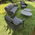 Salon composé d'un canapé, de fauteuils et de deux tables basses en aluminium - Yuma Viadurini