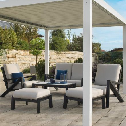 Salon composé d'un canapé, d'une table basse et de fauteuils avec repose-pieds - Tableau d'affichage Viadurini