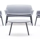 Séjour avec 1 canapé, 2 fauteuils et 1 table basse en polypropylène - Machine Viadurini