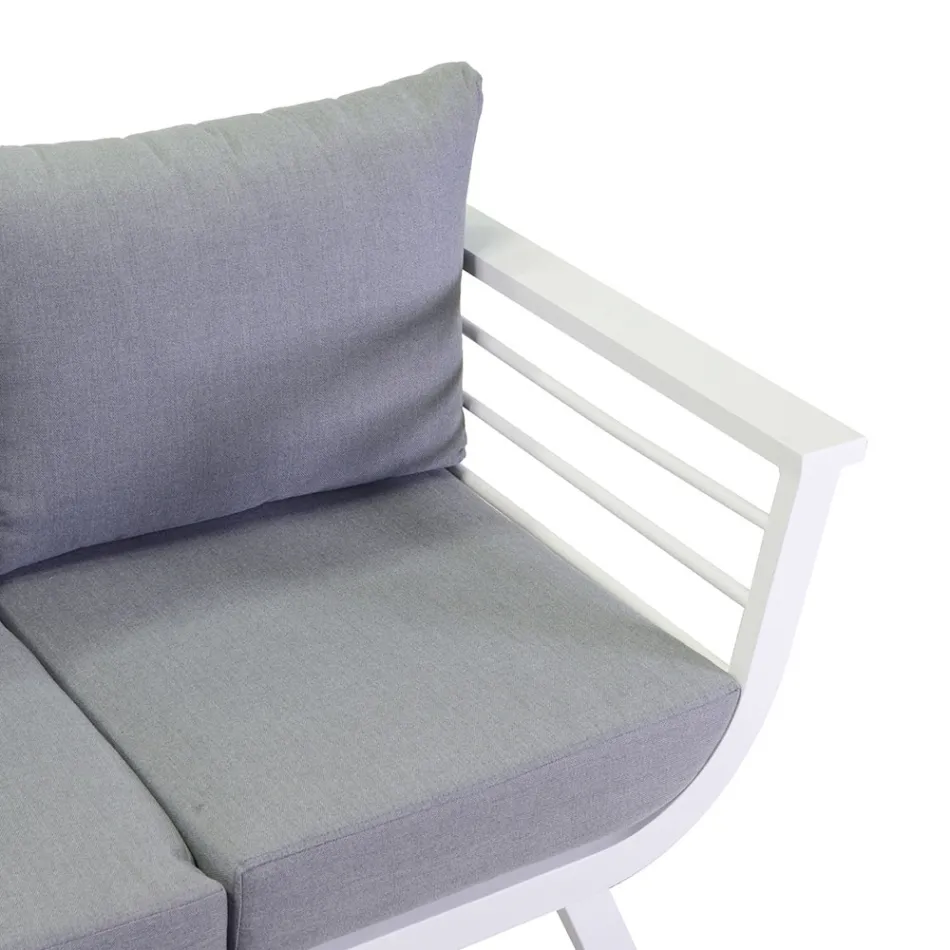 Salon d'extérieur comprenant 1 canapé 3 places, 2 fauteuils et 1 table basse - Righello Viadurini